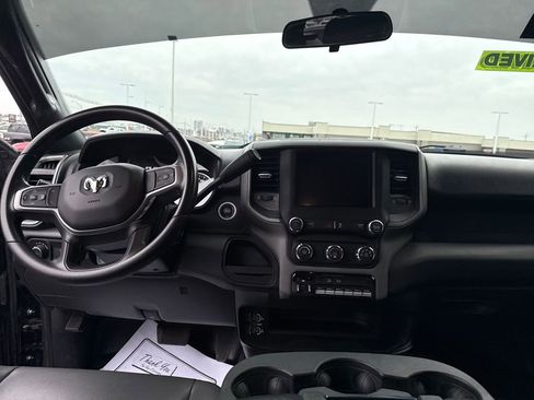 Used 2024 RAM 2500 Tradesman w/ Chrome Appearance Group image 15