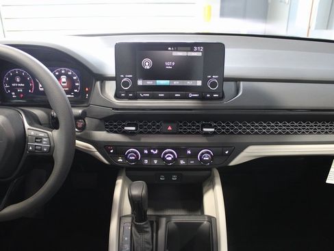 Certified 2023 Honda Accord EX image 25