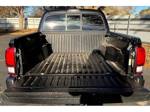 Used 2022 Toyota Tacoma SR image 11