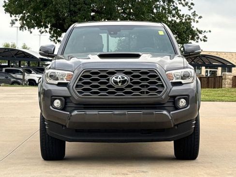 Used 2022 Toyota Tacoma TRD Sport w/ TRD Premium Sport Package AWD/4WD image 2