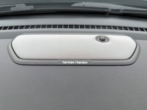 Used 2025 RAM 1500 Laramie w/ Night Edition image 39