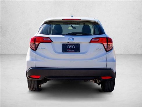 Used 2017 Honda HR-V LX image 6
