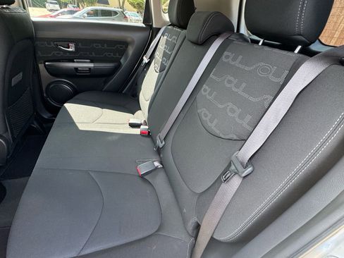 Used 2012 Kia Soul + FWD image 9
