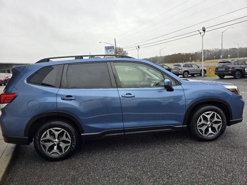 Used 2020 Subaru Forester Premium image 4
