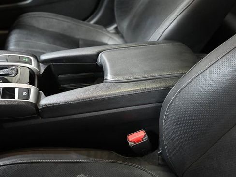 Used 2018 Honda Civic Touring image 23