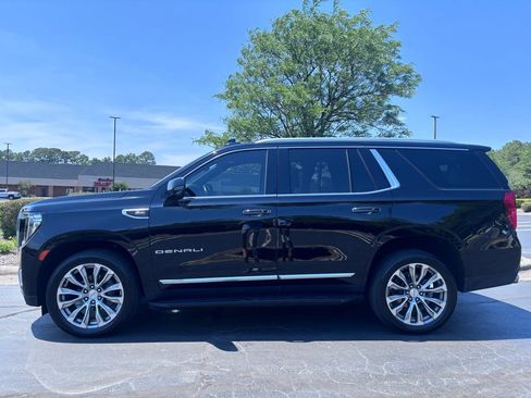 Used 2021 GMC Yukon Denali w/ Advanced Technology Package AWD/4WD image 5