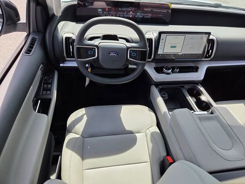 New 2026 Ford Expedition Active RWD image 6