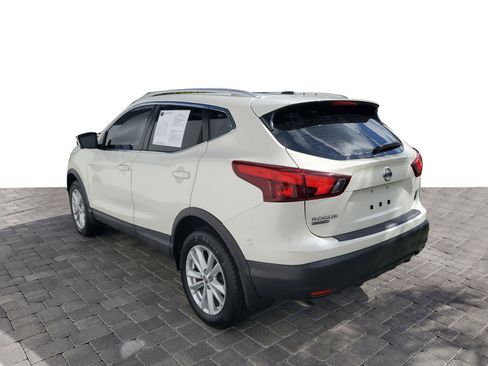 Used 2017 Nissan Rogue Sport SV w/ SV Premium Package image 4