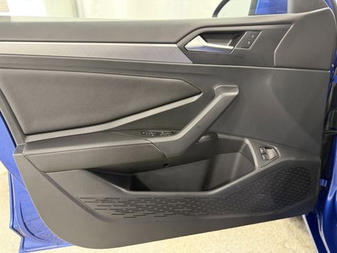 Certified 2023 Volkswagen Jetta SE image 12