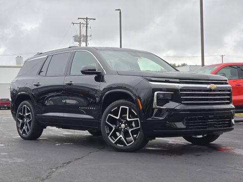 New 2026 Chevrolet Traverse High Country w/ LPO, Floor Liner Package image 2