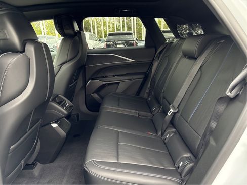 New 2026 Cadillac Lyriq Sport image 10