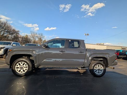 Certified 2024 Toyota Tacoma SR5 AWD/4WD image 3