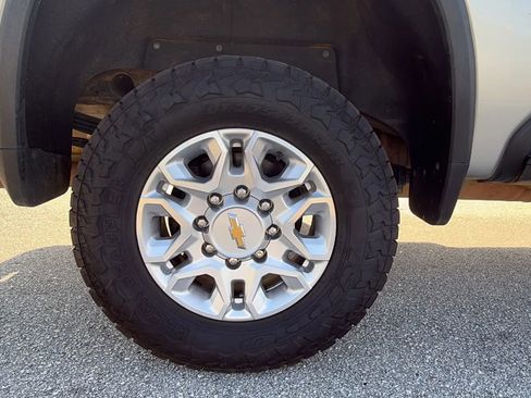 Used 2022 Chevrolet Silverado 2500 LT w/ Convenience Package AWD/4WD image 21