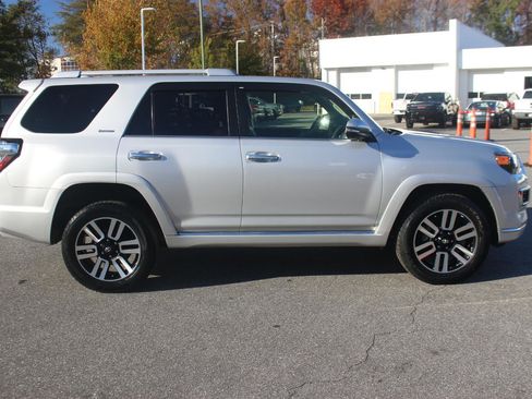 Used 2022 Toyota 4Runner Limited image 8