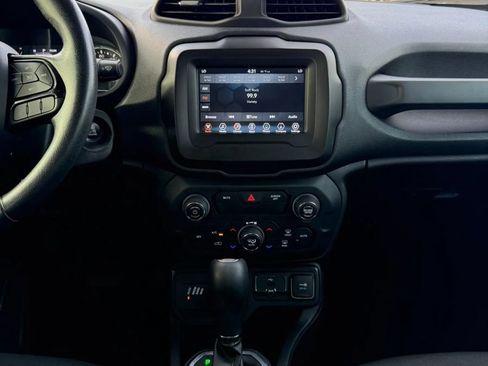 Used 2020 Jeep Renegade Altitude AWD/4WD image 16
