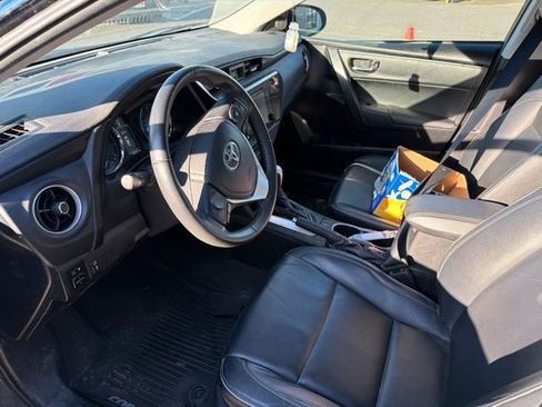 Used 2018 Toyota Corolla XLE FWD image 4