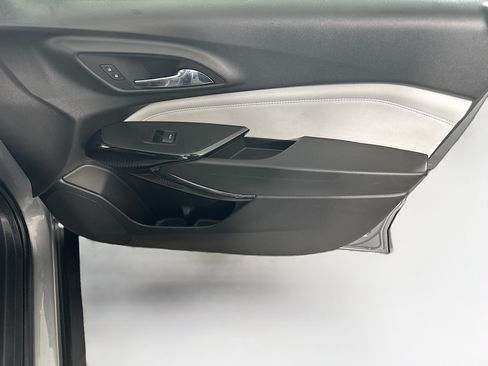 Used 2024 Chevrolet Trax LT FWD image 30