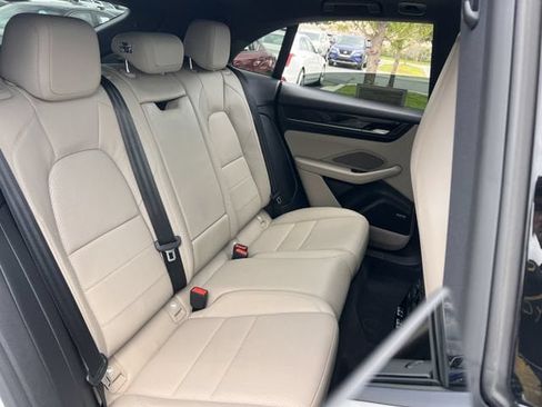 Used 2025 Porsche Macan Electric w/ Premium Package RWD image 30