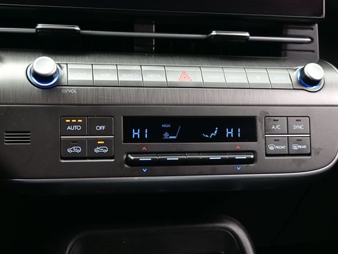 Certified 2024 Hyundai Kona SEL image 19