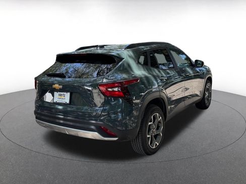 Used 2025 Chevrolet Trax LT FWD image 12