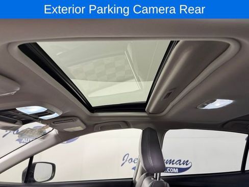 Used 2022 Subaru Crosstrek 2.5i Sport w/ Moonroof Package image 21