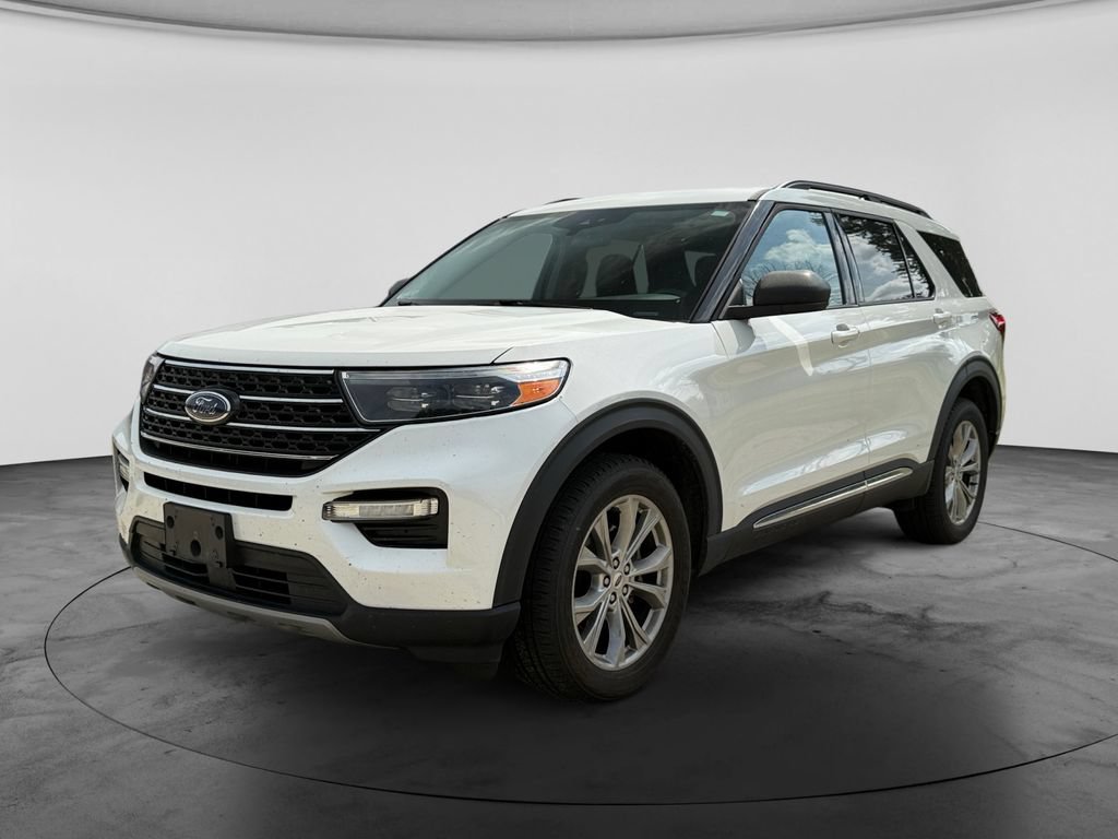 Used 2022 Ford Explorer XLT w/ Equipment Group 202A AWD/4WD image 4