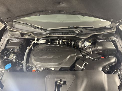 Certified 2024 Honda Odyssey Touring image 10