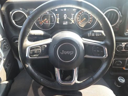 Used 2022 Jeep Wrangler Unlimited Sahara AWD/4WD image 38