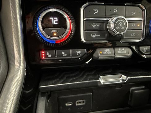 Used 2022 GMC Yukon XL Denali AWD/4WD image 34