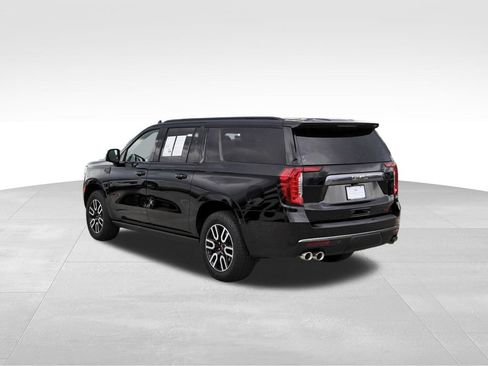 Used 2024 GMC Yukon XL AT4 w/ AT4 Premium Package AWD/4WD image 3