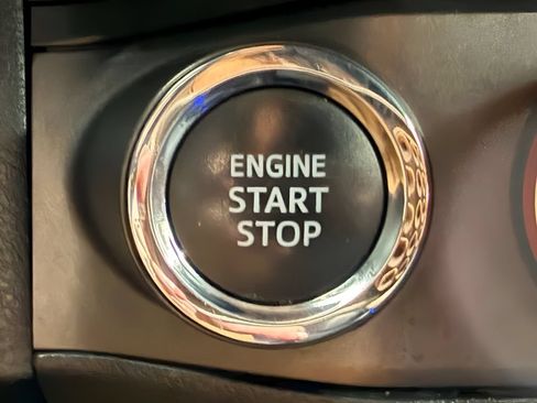 Used 2019 Toyota Tacoma TRD Sport w/ Technology Package AWD/4WD image 46