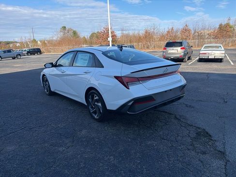New 2025 Hyundai Elantra Sport image 3
