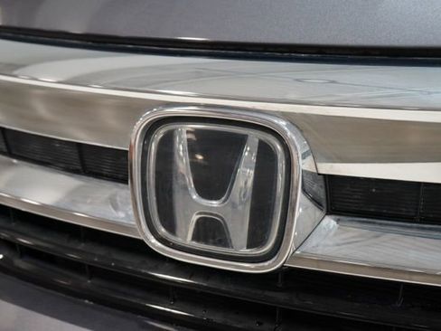 Used 2022 Honda Pilot Touring image 11