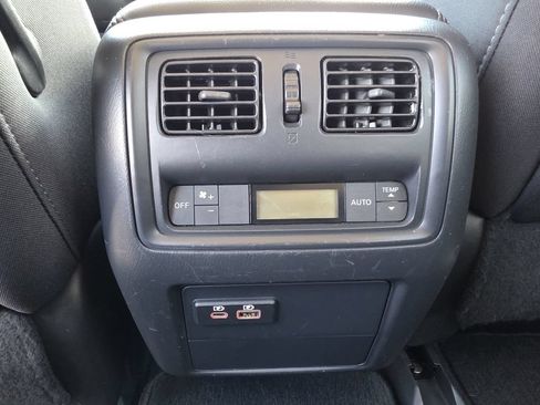 Used 2020 Nissan Pathfinder SV AWD/4WD image 24