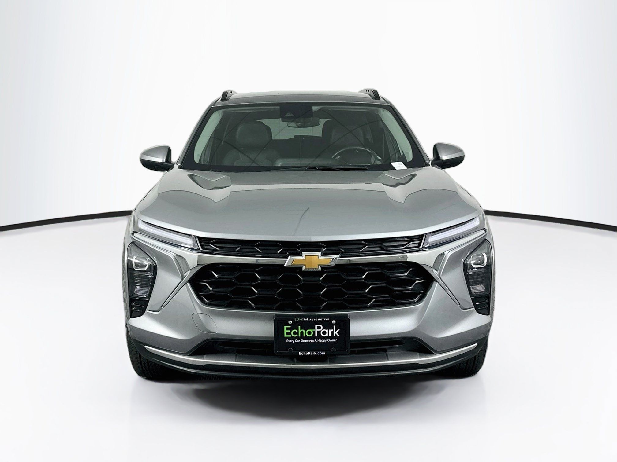 Used 2025 Chevrolet Trax LT w/ LT Convenience Package FWD image 2
