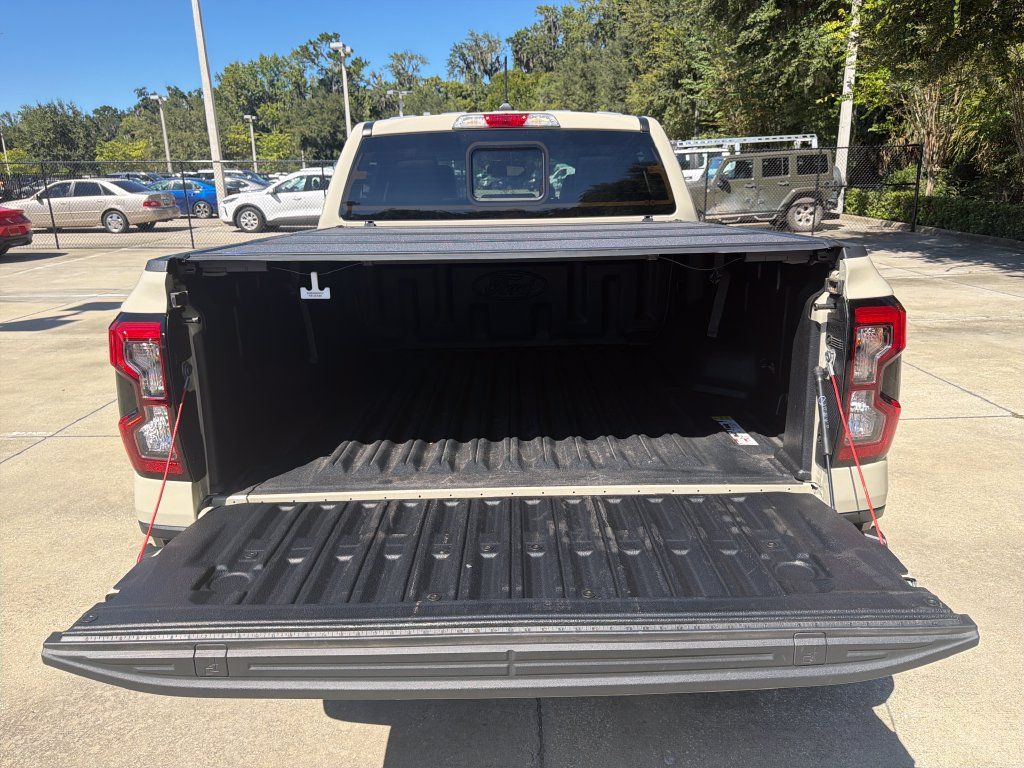 Used 2025 Ford Ranger Lariat w/ Trailer Tow Package RWD image 31