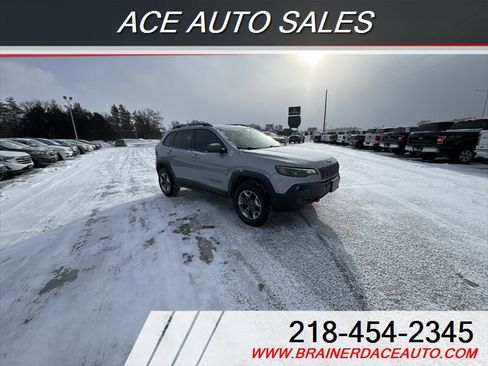 Used 2019 Jeep Cherokee Trailhawk w/ Cold Weather Group image 1