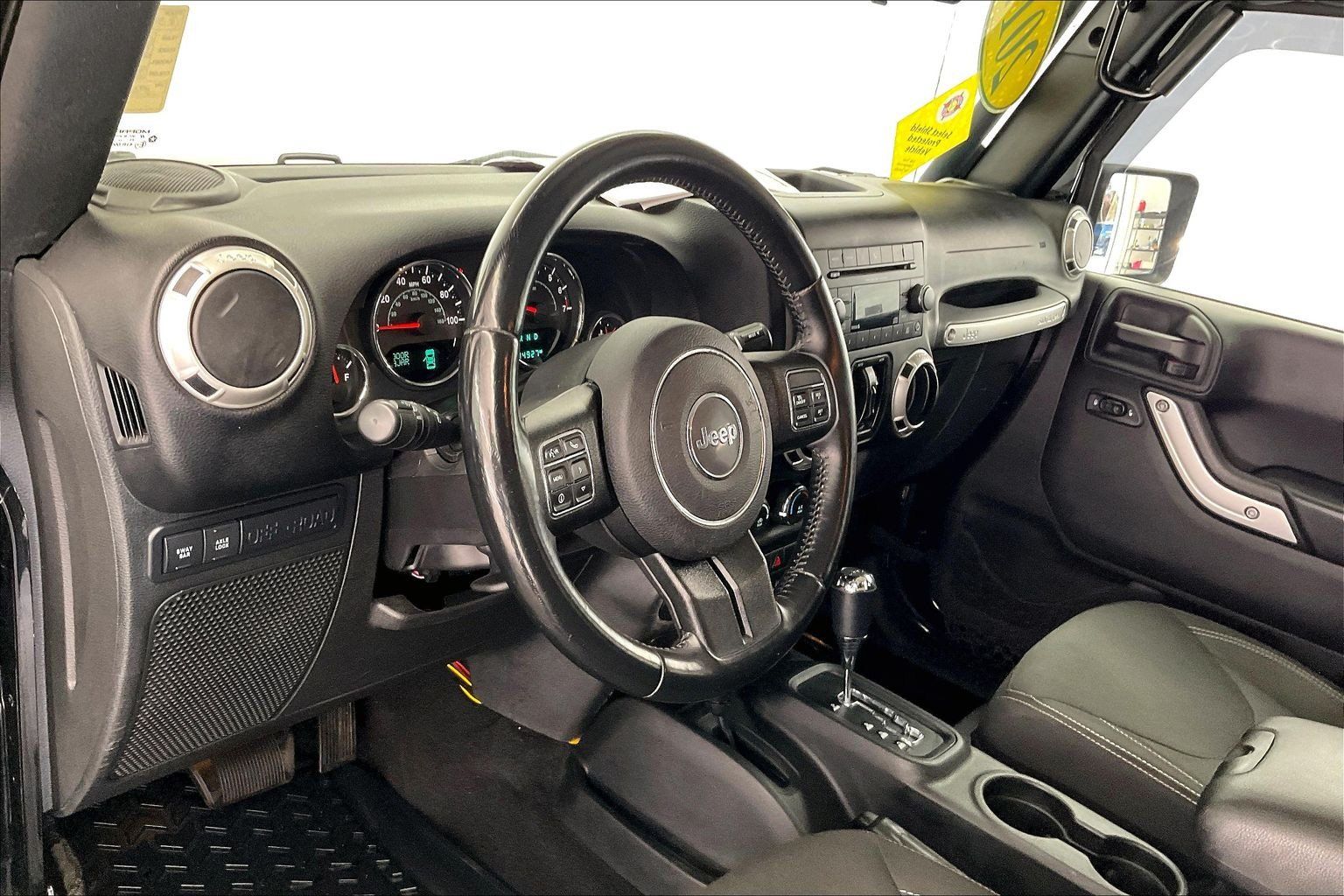 Used 2017 Jeep Wrangler Unlimited Rubicon w/ Connectivity Group AWD/4WD image 14