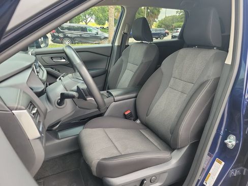 Used 2025 Nissan Rogue SV FWD image 16