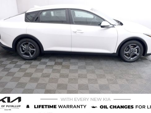 New 2026 Kia K4 LXS image 4