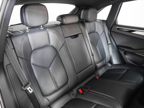 New 2026 Porsche Macan image 6