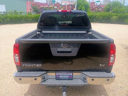 Used 2013 Nissan Frontier SV w/ SV Value Truck Pkg RWD image 10