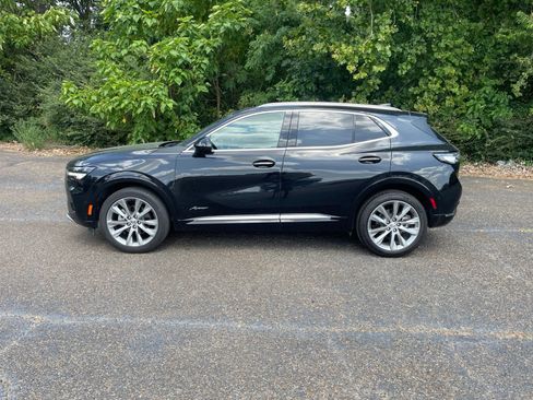 Used 2023 Buick Envision Avenir AWD/4WD image 2