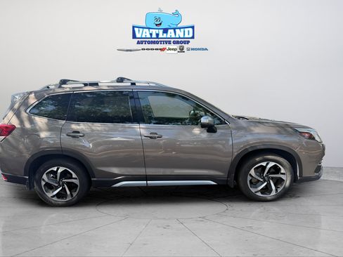 Used 2023 Subaru Forester Touring AWD/4WD image 6