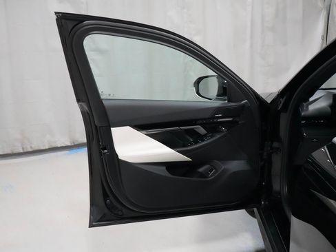 Certified 2025 BMW 530i xDrive 530i xDrive image 29