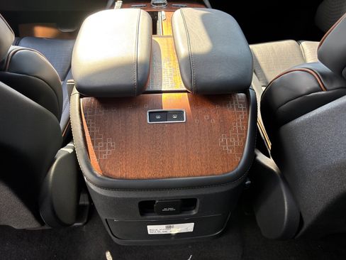 New 2025 Lincoln Navigator L Black Label image 33