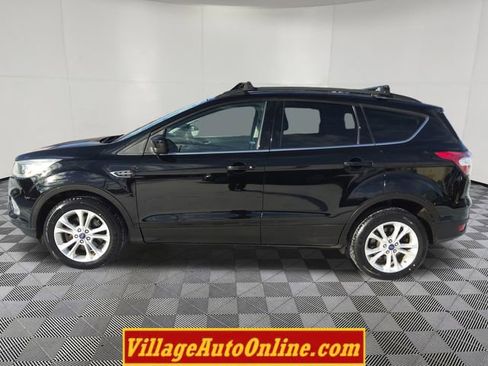 Used 2017 Ford Escape SE w/ Equipment Group 201A image 8