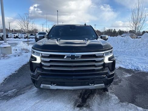 Used 2022 Chevrolet Silverado 1500 High Country w/ High Country Premium Package AWD/4WD image 8