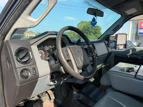 Used 2014 Ford F250 XL w/ Power Equipment Group AWD/4WD image 12
