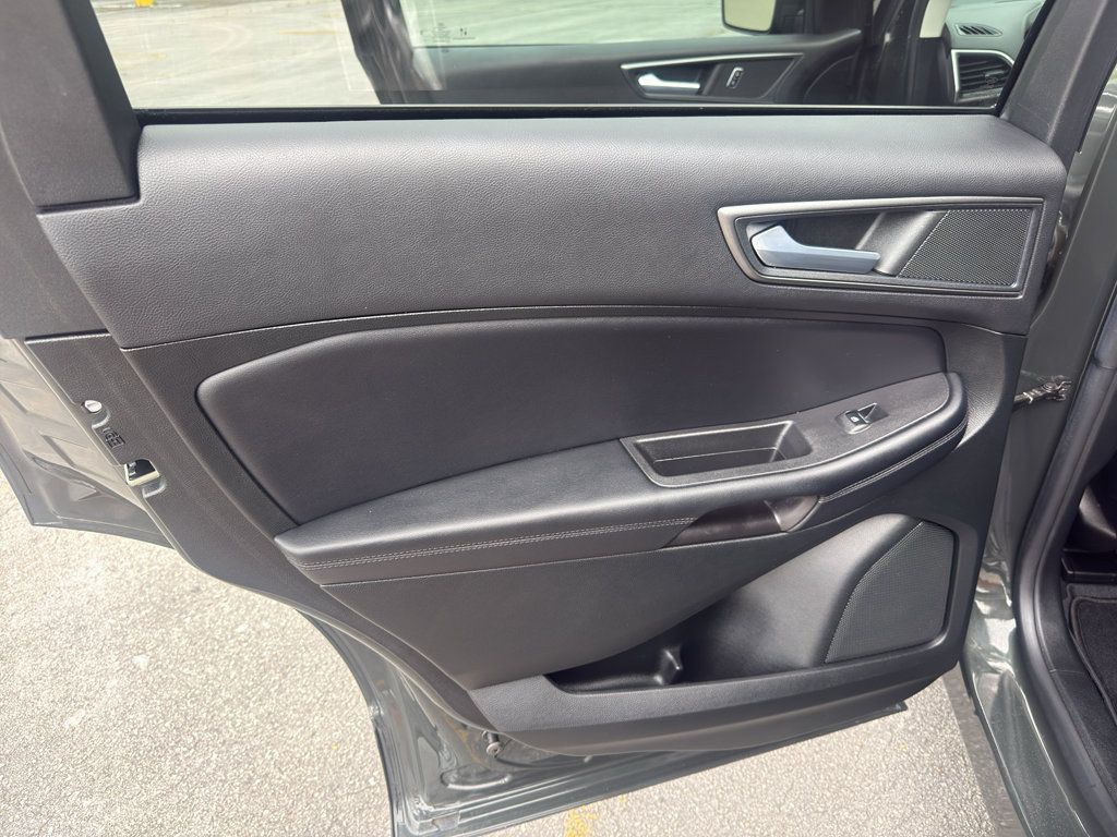 Used 2023 Ford Edge SE AWD/4WD image 14